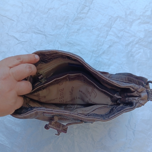 Elegant Brown Crocodile-Embossed Women's Bag - Picture 3 of 4